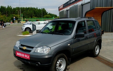 Chevrolet Niva I рестайлинг, 2018 год, 663 420 рублей, 2 фотография