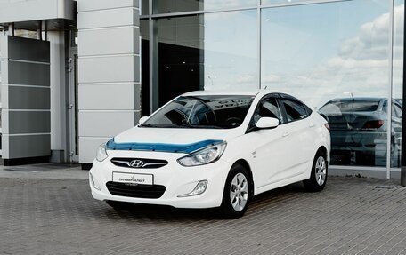 Hyundai Solaris II рестайлинг, 2012 год, 800 000 рублей, 1 фотография