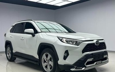 Toyota RAV4, 2021 год, 2 345 000 рублей, 1 фотография