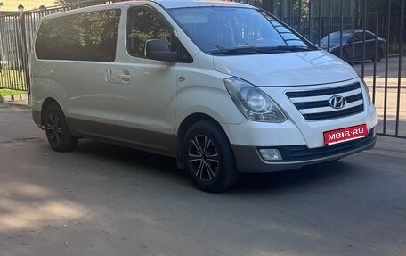 Hyundai H-1 II рестайлинг, 2015 год, 1 900 000 рублей, 1 фотография