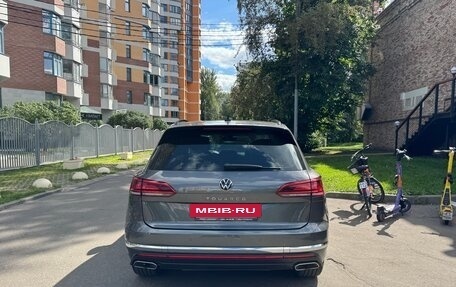 Volkswagen Touareg III, 2021 год, 5 599 000 рублей, 2 фотография