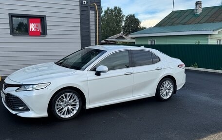 Toyota Camry, 2018 год, 3 000 000 рублей, 9 фотография