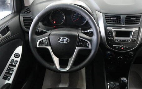Hyundai Solaris II рестайлинг, 2015 год, 899 000 рублей, 12 фотография