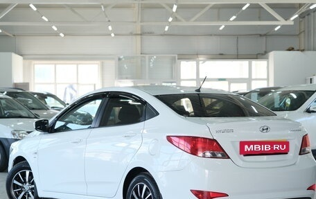 Hyundai Solaris II рестайлинг, 2015 год, 899 000 рублей, 5 фотография
