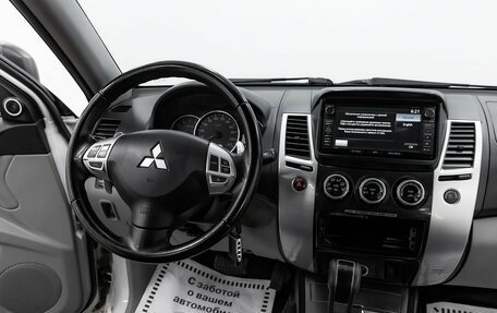 Mitsubishi Pajero Sport II рестайлинг, 2013 год, 1 495 000 рублей, 9 фотография