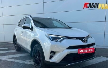 Toyota RAV4, 2017 год, 2 070 000 рублей, 3 фотография