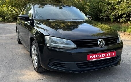 Volkswagen Jetta VI, 2012 год, 890 000 рублей, 2 фотография