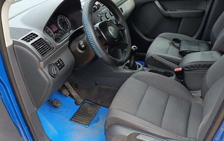 Volkswagen Touran III, 2003 год, 630 000 рублей, 10 фотография