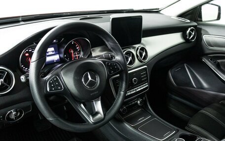 Mercedes-Benz GLA, 2019 год, 3 099 898 рублей, 11 фотография
