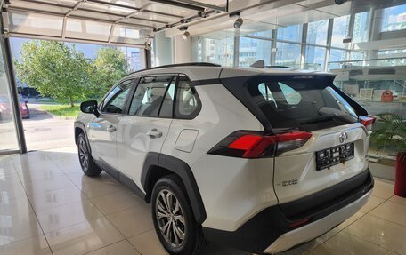 Toyota RAV4, 2025 год, 3 870 000 рублей, 2 фотография