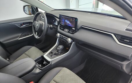 Toyota RAV4, 2025 год, 3 870 000 рублей, 9 фотография
