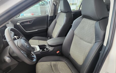 Toyota RAV4, 2025 год, 3 870 000 рублей, 10 фотография