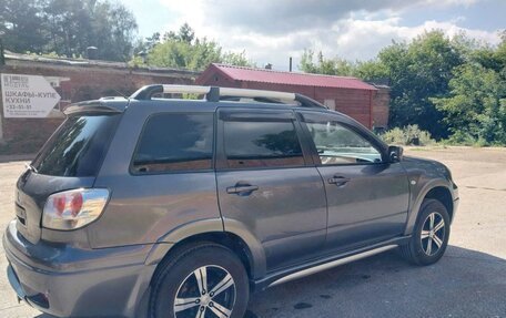Mitsubishi Outlander III рестайлинг 3, 2004 год, 750 000 рублей, 3 фотография