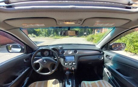 Mitsubishi Outlander III рестайлинг 3, 2004 год, 750 000 рублей, 5 фотография