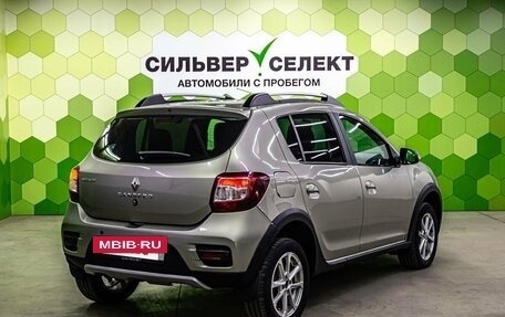 Renault Sandero II рестайлинг, 2017 год, 950 000 рублей, 2 фотография