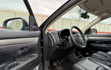 Mitsubishi Outlander III рестайлинг 3, 2012 год, 1 520 000 рублей, 4 фотография