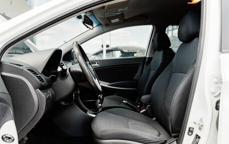 Hyundai Solaris II рестайлинг, 2012 год, 800 000 рублей, 11 фотография