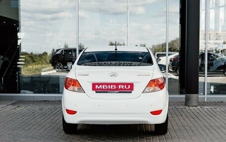 Hyundai Solaris II рестайлинг, 2012 год, 800 000 рублей, 4 фотография