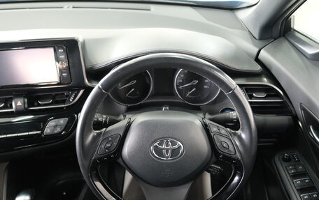 Toyota C-HR I рестайлинг, 2017 год, 1 899 000 рублей, 12 фотография