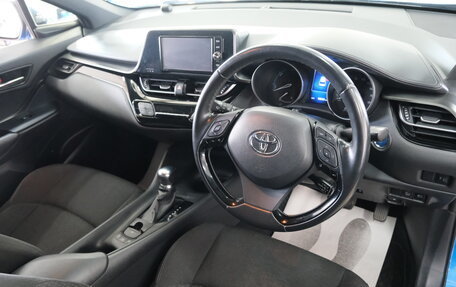 Toyota C-HR I рестайлинг, 2017 год, 1 899 000 рублей, 11 фотография