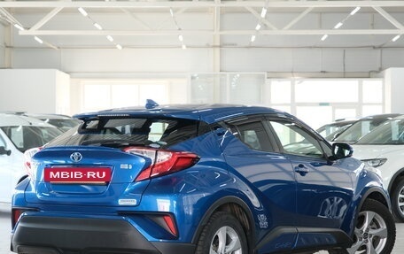 Toyota C-HR I рестайлинг, 2017 год, 1 899 000 рублей, 7 фотография