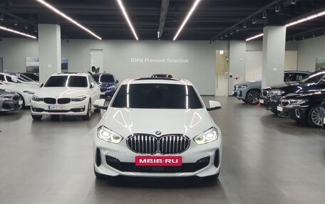 BMW 1 серия, 2022 год, 2 500 001 рублей, 2 фотография