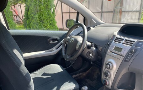 Toyota Yaris III рестайлинг, 2008 год, 599 000 рублей, 6 фотография