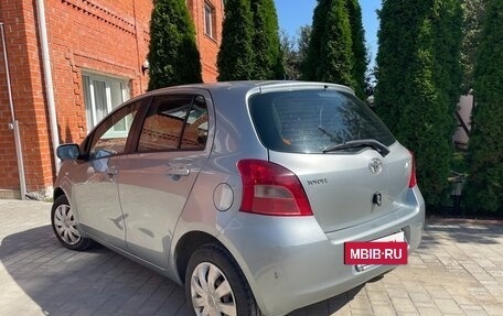 Toyota Yaris III рестайлинг, 2008 год, 599 000 рублей, 2 фотография