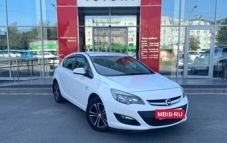 Opel Astra J, 2014 год, 900 000 рублей, 3 фотография