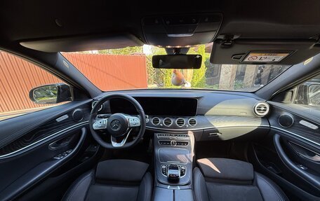 Mercedes-Benz E-Класс, 2019 год, 3 690 000 рублей, 5 фотография