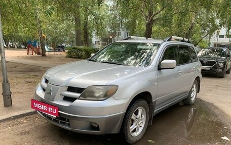 Mitsubishi Outlander III рестайлинг 3, 2003 год, 500 000 рублей, 2 фотография