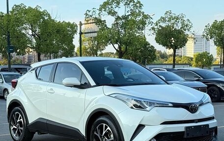 Toyota C-HR I рестайлинг, 2020 год, 1 782 000 рублей, 3 фотография