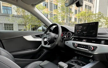 Audi A4, 2022 год, 2 850 000 рублей, 4 фотография