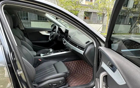 Audi A4, 2022 год, 2 850 000 рублей, 15 фотография