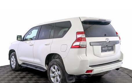 Toyota Land Cruiser Prado 150 рестайлинг 2, 2014 год, 3 100 000 рублей, 7 фотография