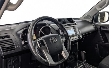 Toyota Land Cruiser Prado 150 рестайлинг 2, 2014 год, 3 100 000 рублей, 15 фотография