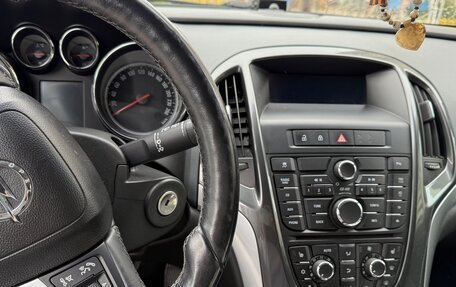 Opel Astra J, 2013 год, 990 000 рублей, 5 фотография