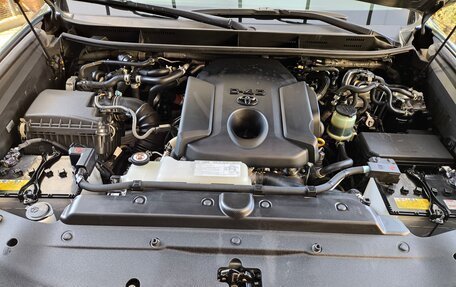 Toyota Land Cruiser Prado 150 рестайлинг 2, 2021 год, 6 500 000 рублей, 5 фотография