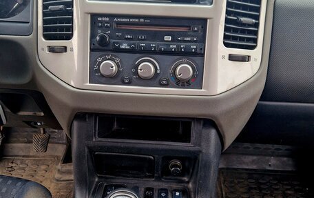 Mitsubishi Pajero III рестайлинг, 2005 год, 720 000 рублей, 8 фотография