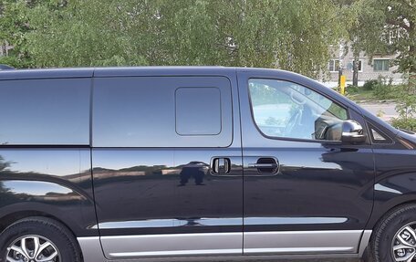 Hyundai H-1 II рестайлинг, 2021 год, 2 950 000 рублей, 3 фотография