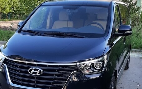 Hyundai H-1 II рестайлинг, 2021 год, 2 950 000 рублей, 2 фотография