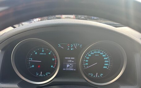 Toyota Land Cruiser 200, 2011 год, 2 600 000 рублей, 6 фотография