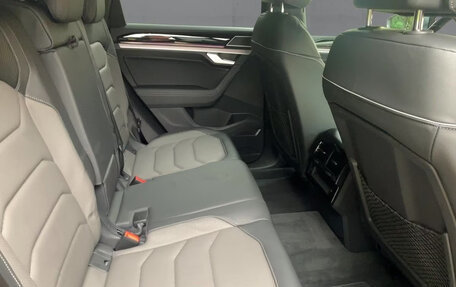 Volkswagen Touareg III, 2022 год, 7 000 000 рублей, 8 фотография