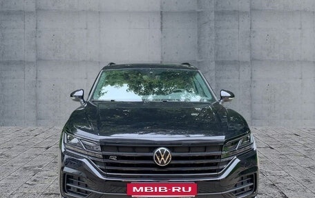 Volkswagen Touareg III, 2022 год, 7 000 000 рублей, 2 фотография