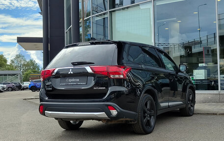 Mitsubishi Outlander III рестайлинг 3, 2017 год, 1 490 000 рублей, 2 фотография