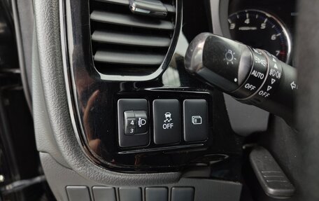 Mitsubishi Outlander III рестайлинг 3, 2017 год, 1 490 000 рублей, 11 фотография