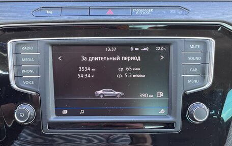 Volkswagen Passat B8 рестайлинг, 2017 год, 1 800 000 рублей, 9 фотография