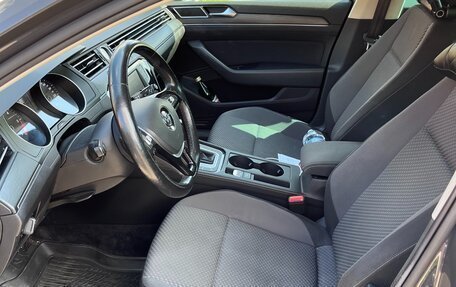 Volkswagen Passat B8 рестайлинг, 2017 год, 1 800 000 рублей, 13 фотография