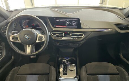 BMW 1 серия, 2021 год, 3 150 000 рублей, 14 фотография
