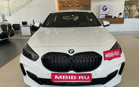 BMW 1 серия, 2021 год, 3 150 000 рублей, 4 фотография